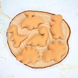 Patrón de costura en PDF de Nuggets de dinosaurio de fieltro, patrones de comida de fieltro para principiantes, peluche de nuggets de pollo, comida de juguete falsa personalizada para niños que juegan a fingir.