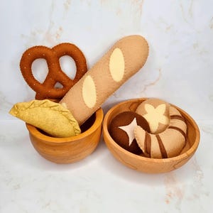 Naaipatronen viltbrood: doe-het-zelf-spel krakeling, stokbrood, croissant, gebak, broodjes (pdf)