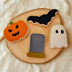 Modelli PDF per cucire biscotti di Halloween in feltro - zucca, pipistrello, lapide e fantasma, semplici ornamenti per ghirlande autunnali, modelli di cibo in feltro per bambini