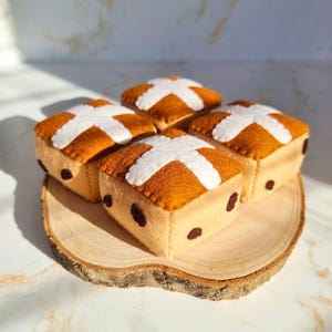 Felt Hot Cross Buns Sewing Pattern: easy DIY Play Food for Kids (PDF)