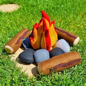Felt campfire sewing pattern - woodlands camping imagination roleplay for kids (PDF, SVG)