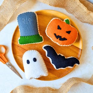 Patrón de costura para juego de 4 galletas de fieltro de Halloween: comida de juguete fácil de hacer a mano (PDF)