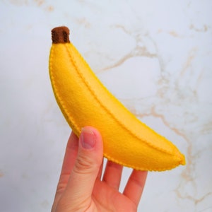 Banana (100% wool felt) perfect for kids pretend play kitchen, breakfast cafe, sensory play, roleplay and gifting