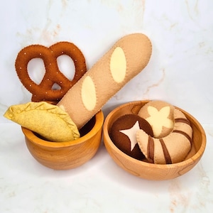 Felt bread PDF sewing patterns with tutorial- baguette, croissant, bread rolls, pasty, pretzel, perfect felt food patterns for beginners