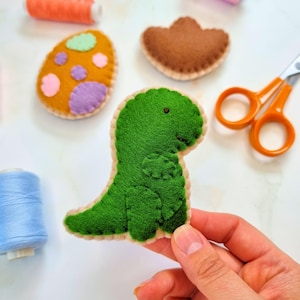 Filz Dinosaurier Keks PDF Schnittmuster mit Anleitung - einfache anfängerfreundliche Kinder Filz Essen Spielset Vorlage für Rollenspiel und Bäckerei