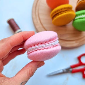 Felt French Macaron Sewing Pattern: easy DIY pretend play food for kids roleplay (PDF)
