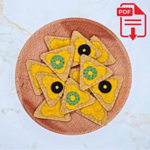 Felt Mexican Nachos PDF Sewing Pattern & Tutorial, easy beginner friendly felt food sewing pattern for kids