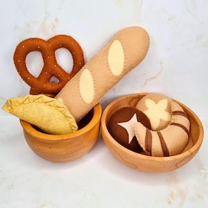 Sew your own felt bread - easy PDF felt food sewing patterns - baguette, croissant, bread roll, pretzel, empanada, Cornish pasty