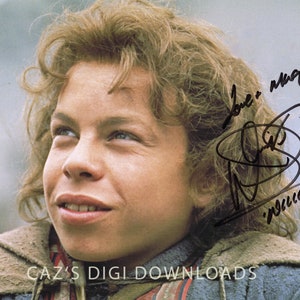Willow Warwick Davis 10x8 Autograph Photo Print - Print at Home