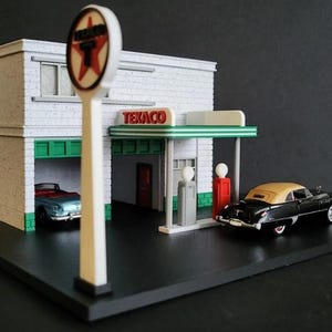 Gas Station Diorama | 1/64 Scale | VETERAN MADE | S scale