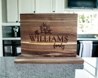 Personalized Magnolia Magnetic Acacia Wooden Knife Block | Small Magnolia