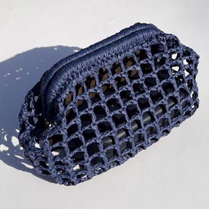 Opengewerkte raffia-clutch marineblauwe nettas van netstof gehaakte portemonnee groene raffia-visnet zomerkoppeling lichtgewicht kleine zomerclutch in marineblauw