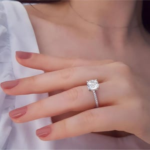 Handgemachter Solitär Ring, Dicker Weißer Topas Versprechen Ring, 14K Gold Edelstein Verlobungsring, Diamant Schmuck, Vorschlag Ring, Frauen Geschenk