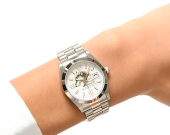Unique Wolf Unisex Watch, Stainless Still Waterproof Watch, Micro Hand Painted Animal Watch, Elegant Analog Wristwatch, Husband Gift