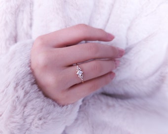 Anello nuziale con zaffiro bianco taglio principessa, anello di promessa delicato in oro massiccio 14K, anello di fidanzamento con diamanti autentici, anello di proposta, regalo per donna