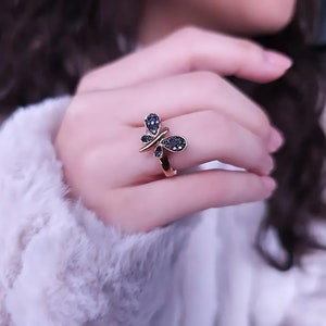 8K Gold Schmetterling Ring, schwarzer Diamant Insekt Ring, Frauen Tier Ring, Edelstein Schmetterling Ring, handgemachte Statement Ring, Geburtstagsgeschenk