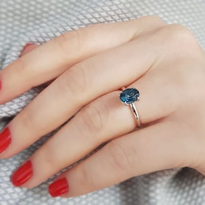 Grosse bague de fiançailles avec topaze bleue de Londres, bague solitaire unique, bague de fiançailles en or 14 carats, bijoux de mariée, bague de fiançailles avec pierres précieuses, cadeau femme