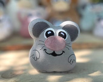 Mouse 5x6'' embroidery file ITH for embroidery machines, soft toy in the hoop, embroidery design stuffie with small appliqués for 5x7'' hoop
