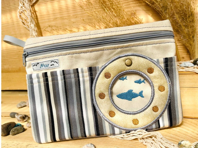 Beauty Bag Ocean XL, XXL In The Hoop Badetasche Stickdesign mit Bullauge und Fischen ITH Maschinenstickerei Set mit 2 Größen Stickdatei Bild 4