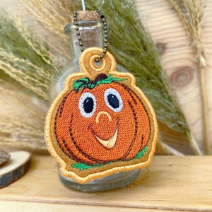 Embroidery file Halloween pendant 10x10 (4x4’’) hoop, friendly ITH pumpkin keychain, In The Hoop pocket dangler for embroidery machines