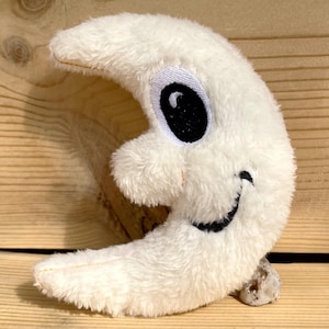 Embroidery file Moon Stuffie 5x7, ITH soft toy moon, In The Hoop moon pillow, machine embroidery