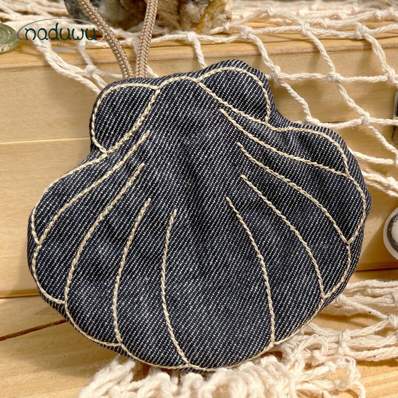 Embroidery file shell bag for 4x4 hoop with zipper, In The Hoop Junior Shell Zip Bag in shell shape, ITH machine embroidery design imagem 6