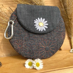 In The Hoop Daisy Bag 15x21 (6x8''), Round Bag Embroidery Design, ITH  Makeup Bag, Maschine Embroidery Design Flower