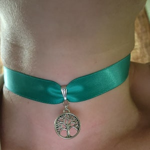 Chocker necklace