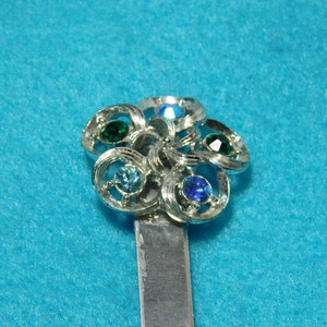 Handcrafted Indoor Plant Stakes or Plant Picks for House Plants – Blue & green vintage small flower pin