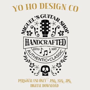 Puede incluir: Dise&ntilde;o de logotipo en blanco y negro para una tienda de guitarras llamada "Miguel's Guitar Shop". El logotipo presenta una guitarra, flores y una calavera. El texto "Handcrafted, Authentic, Classic" est&aacute; incluido en el logotipo. El texto "Yo Ho Design Co" aparece sobre el logotipo. El texto "Personal Use Only .PNG .SVG .JPG Digital Download" aparece debajo del logotipo.