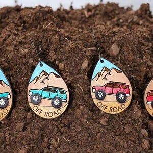 Pendientes todoterreno 4x4 / Bronco / 4Runner personalizables / Neumáticos 3D / Pintados a mano / Múltiples opciones de herrajes