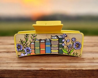 手描きの花柄の読書愛好家用イヤリング
