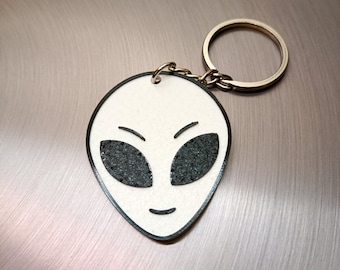 Alien Head Keychain - 3D Printed Figurine - Space Gift - Personalized Key - Handmade - Unique Alien Lover Keychain - Spacecraft Souvenir
