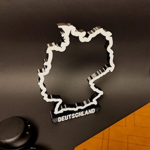 Statue de bureau représentant une carte de l'Allemagne - Imprimée en 3D - Montrez votre amour pour le pays avec une pièce de décoration intérieure unique - Sculpture faite main - Cadeau déco