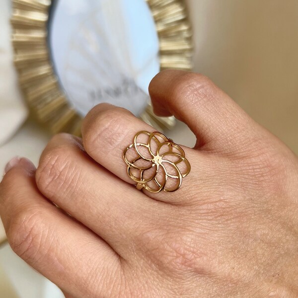 Bague fleur mandala en acier inoxydable, ajustable, anneau doigt réglable, bague femme couleur or fine et ajourée