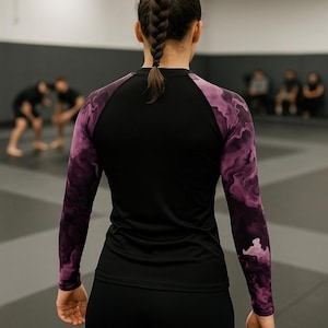 Women&#39;s BJJ Rash Guard - Purple Dragon Sleeve Design