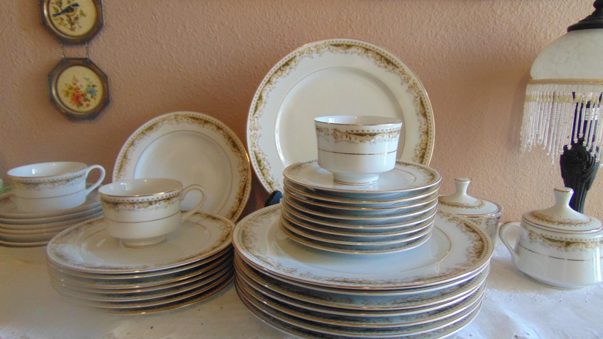 Beautiful Vintage Queen Anne Signature Collection China with beautiful Gold trim made in Japan
