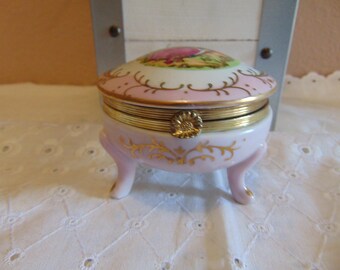Darling Vintage preowned Norleans Ceramic &quot; Courting Couples&quot; Three-legged trinket box - made in Japan