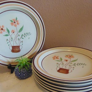 Beautiful Pre-Owned Vintage 1970&#39;s Countryside Stoneware Collection Dinner Plates made in Japan- Set of 7