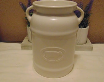 Darling Pre-Owned White Utensil Holder with Cow on front by Gallery
