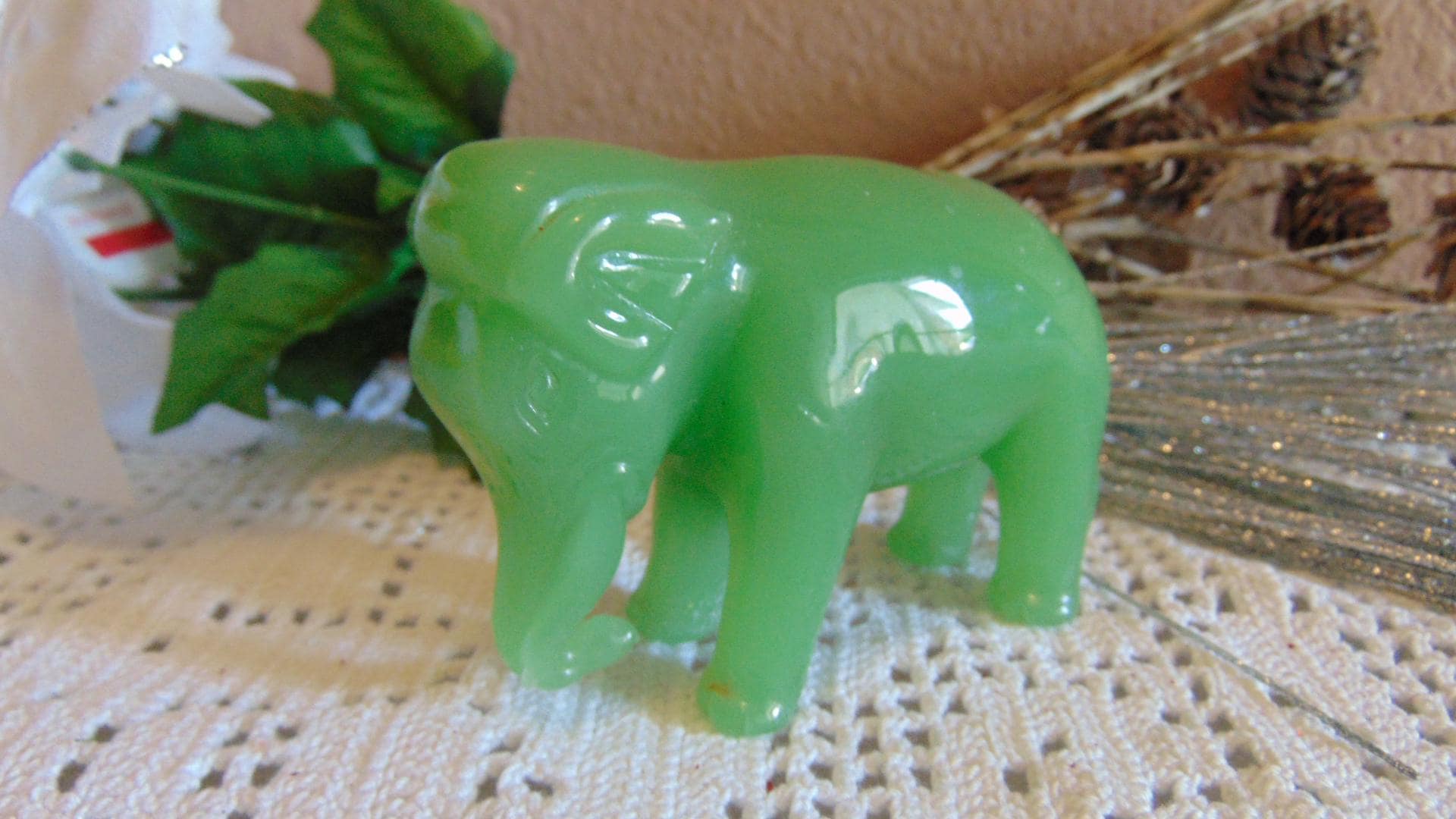 Figura de elefante de jade vintage - Fabricada en China