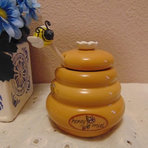 Darling Jole MSC Ceramic Honey Beehive shaped honey jar with ceramic lid and wooden dipper with bumblebee