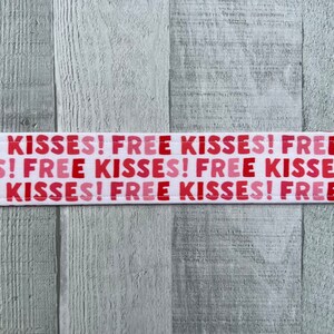 Free Kisses (pink and red) Dog Collar
