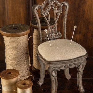 Needle Holder Chair