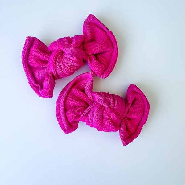 Hot pink knotted pigtail bows, baby girl hair clips, daisy hair bows, toddler piggies bows, chunky pigtail bows