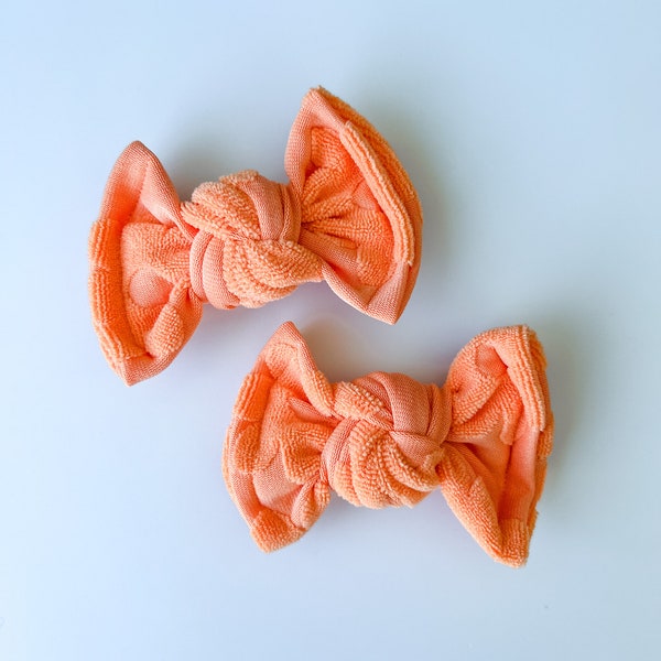 Creamsicle orange knotted pigtail bows, chunky pigtail bows, baby girl hair bow clips, toddler hair bows, daisy hair clips