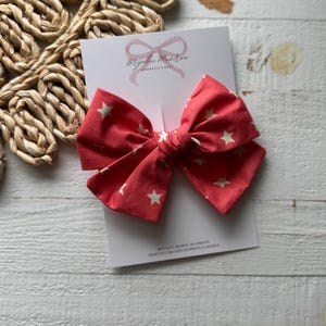 Red bow with cream stars, patriotic hair bows, medium hair bows, little girl hair bows, toddler hair bows, girl bows, 4th of July hair bows