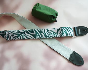 Personalized Leaf Guitar Strap with Name, Comfortable Velvet Strap, Custom Strap for Electric, Acoustic or Bass Guitars, Guitarist Gift