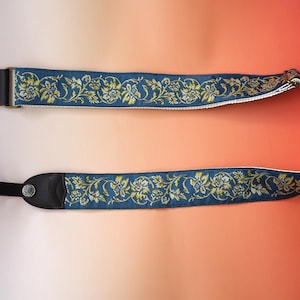Hand-embroidered Guitar Strap, Floral Guitar Strap, Durable Guitar Strap, Guitar Belt for Everyday Use, Guitar Decor, Gift for Guitar Player