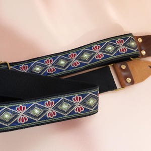 Geborduurde gitaarriem, aangepaste riem met naam, handgemaakte gitaarriem, past op akoestische, elektrische en basgitaren, gitarist cadeau